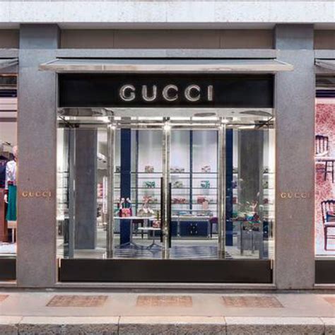 gucci milano febbraio|gucci monte napoleone 7.